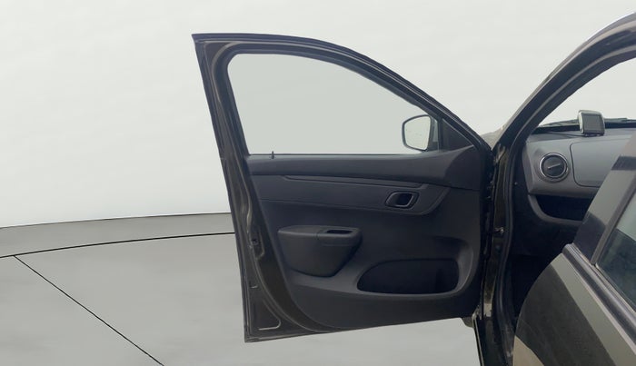 2017 Renault Kwid RXT 1.0 AMT, Petrol, Automatic, 29,536 km, LHS Front Door