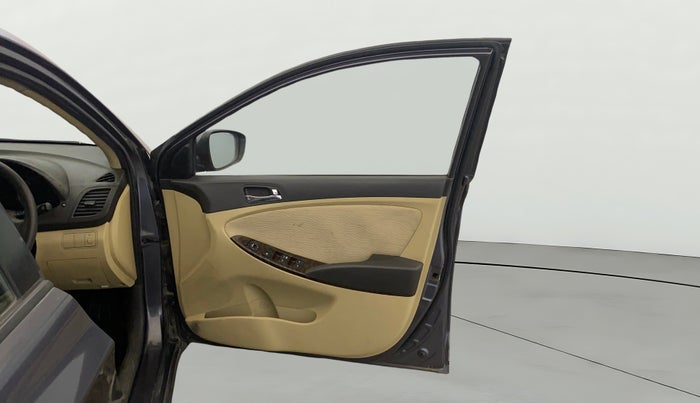 2014 Hyundai Verna FLUIDIC 1.6 VTVT SX, Petrol, Manual, 52,010 km, RHS Front Door