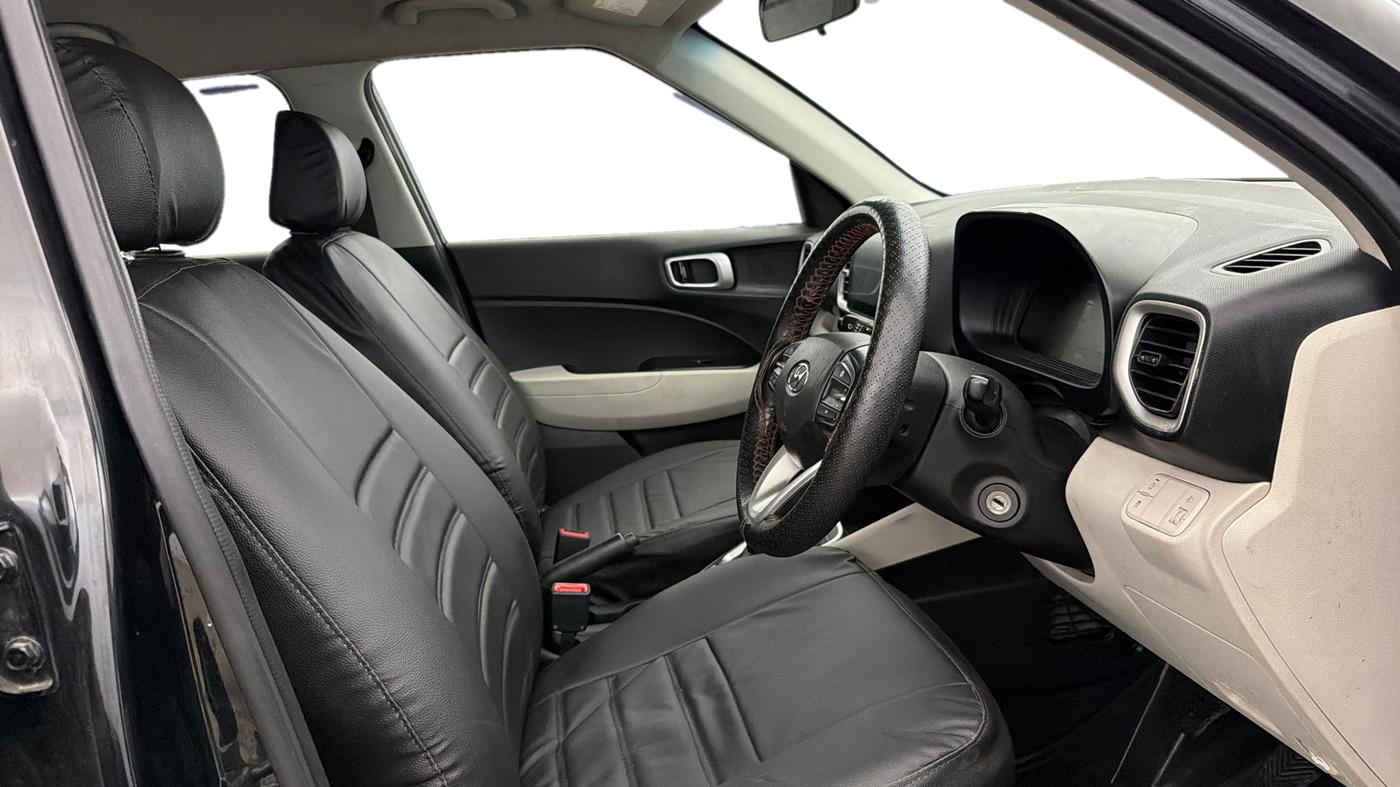 2024 Hyundai VENUE S 1.2, Petrol, Manual, 73,858 km, Right Side Front Door Cabin