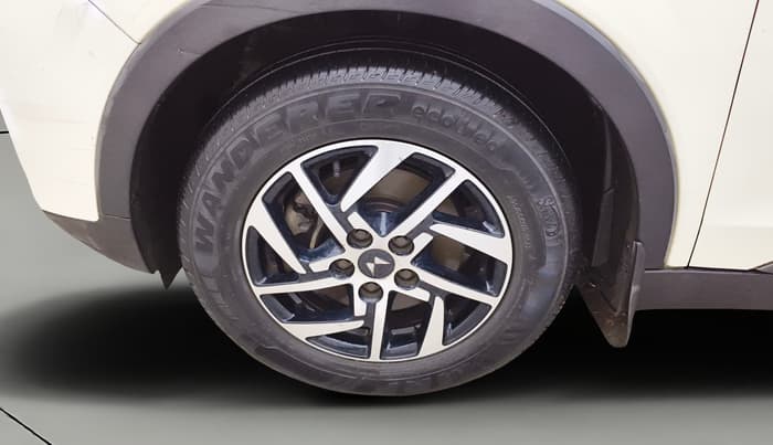 2023 Mahindra XUV300 W8 (O) 1.2 PETROL, Petrol, Manual, 37,292 km, Left Front Wheel