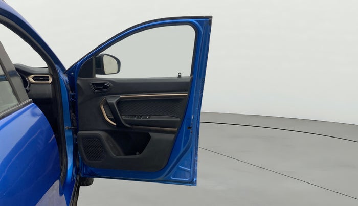 2021 Renault Kiger RXT (O) AMT, Petrol, Automatic, 32,409 km, RHS Front Door