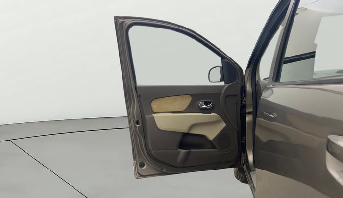 2015 Renault Lodgy 110 PS RXZ STEPWAY 7 STR, Diesel, Manual, 88,207 km, LHS Front Door