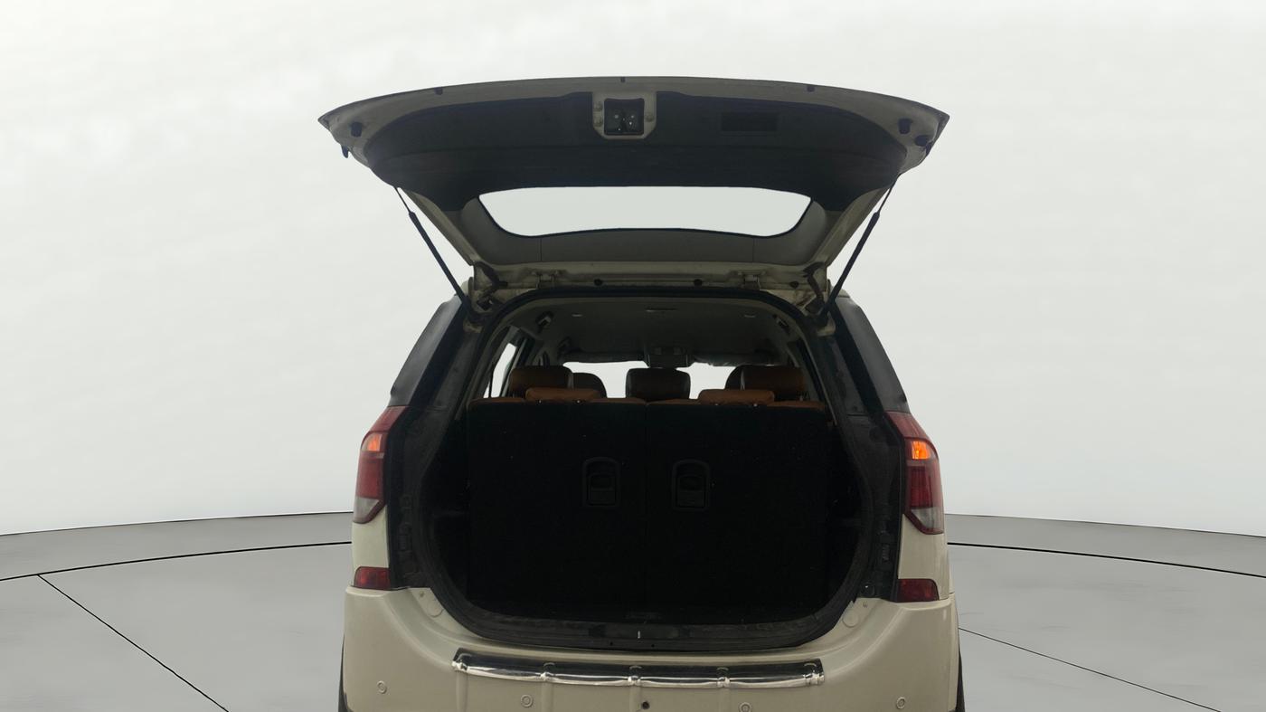 2018 Mahindra XUV500 W7, Diesel, Manual, 1,31,063 km, Boot Door Open