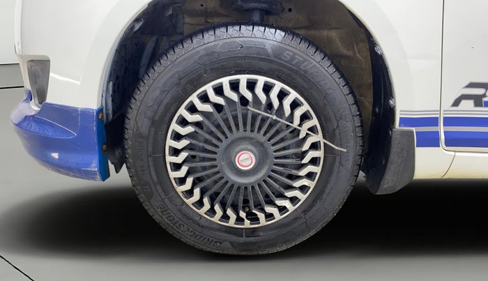 2013 Maruti Swift VXI, Petrol, Manual, 74,583 km, Left Front Wheel