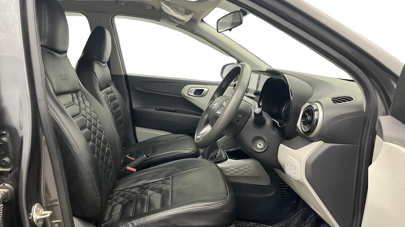 2024 Hyundai Grand i10 Sportz 1.2 Hy-CNG Duo, CNG, Manual, 58,061 km, Right Side Front Door Cabin