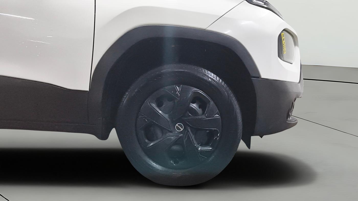2025 Tata PUNCH PURE MT CNG, CNG, Manual, 29,502 km, Right Front Wheel