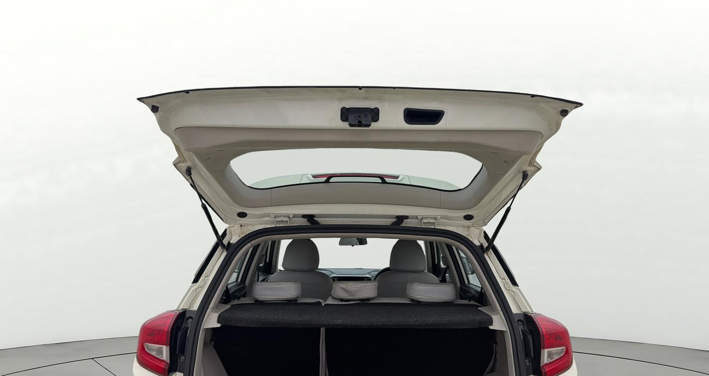 2019 Mahindra XUV300 W6 1.2 PETROL, Petrol, Manual, 78,347 km, Boot Door Open