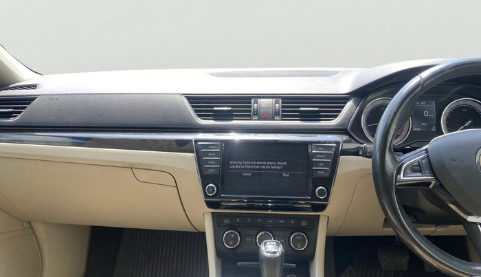 2017 Skoda Superb L&K 1.8 TSI AT, Petrol, Automatic, 42,342 km, Air Conditioner