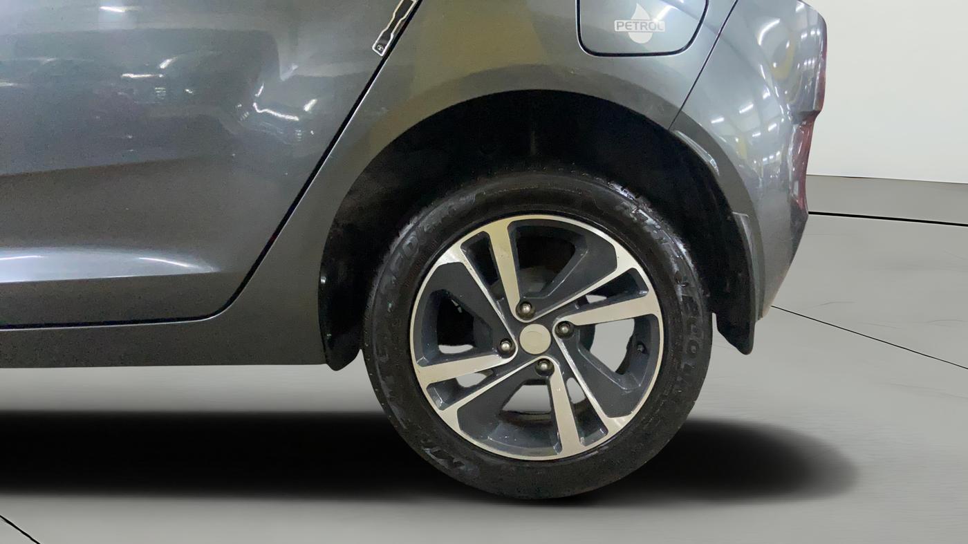 2025 Tata ALTROZ XZ PLUS PETROL, Petrol, Manual, 9,170 km, Left Rear Wheel