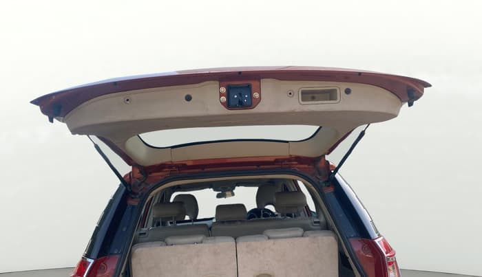 2017 Mahindra XUV500 W10 AT, Diesel, Automatic, 84,161 km, Boot Door Open
