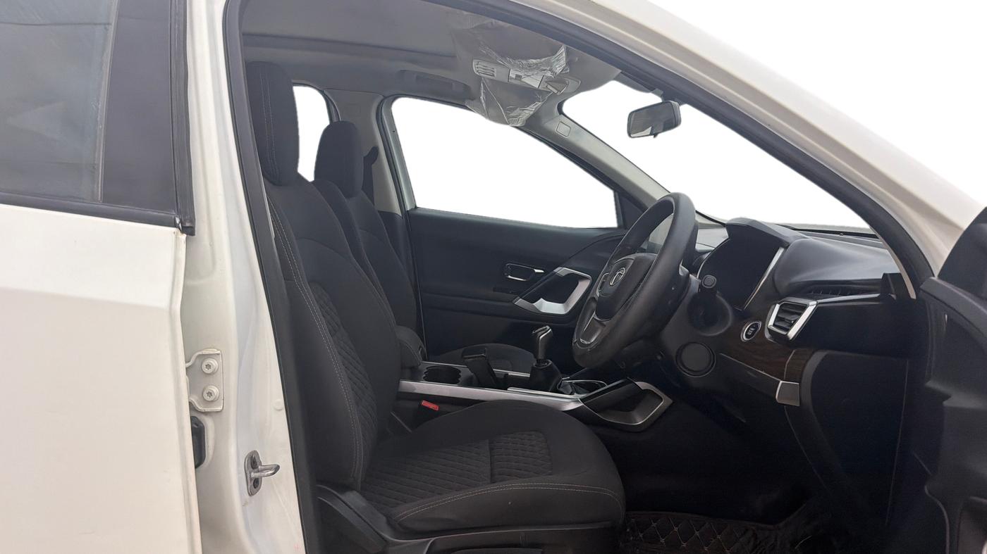2022 Tata Harrier XT PLUS 2.0L KRYOTEC, Diesel, Manual, 54,557 km, Right Side Front Door Cabin