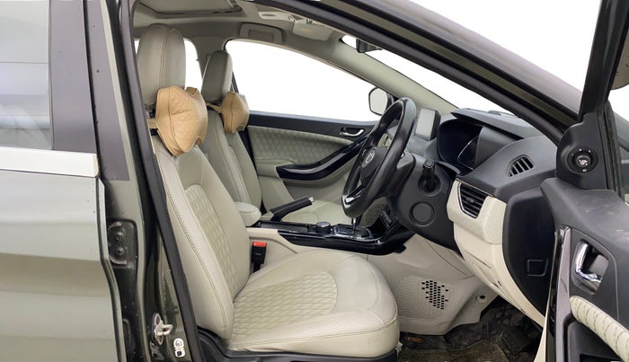 2020 Tata NEXON XZA PLUS (O) PETROL DUAL TONE, Petrol, Automatic, 60,456 km, Right Side Front Door Cabin