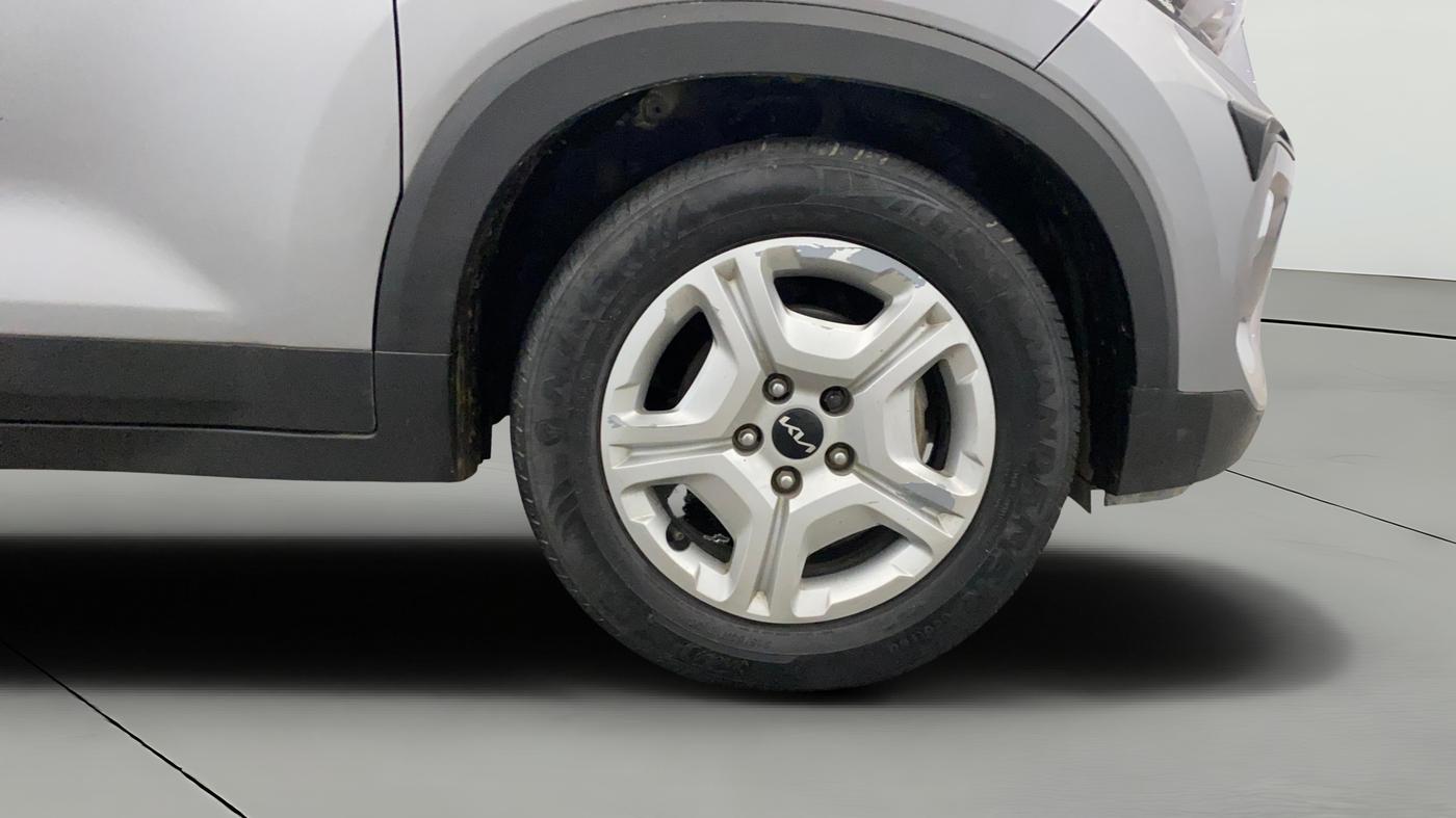 2021 KIA SONET HTK PLUS 1.2, Petrol, Manual, 1,16,993 km, Right Front Wheel