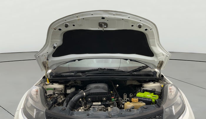 2018 Tata NEXON XM PETROL, Petrol, Manual, 70,106 km, Open Bonet