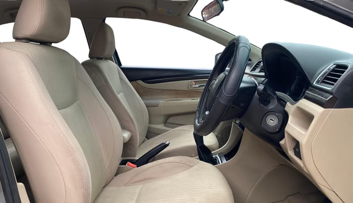 2017 Maruti Ciaz VXI+, Petrol, Manual, 1,17,029 km, Right Side Front Door Cabin