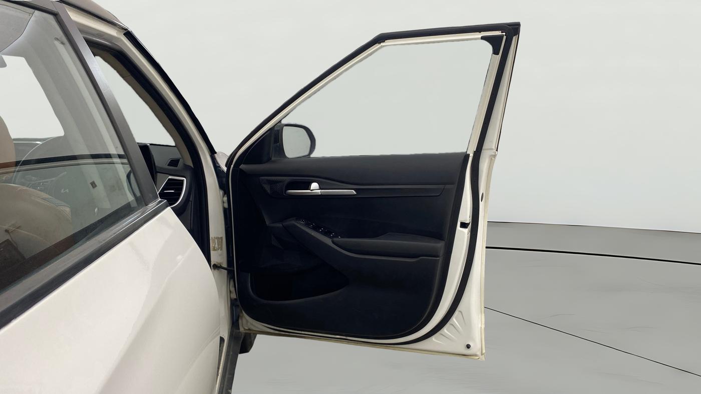 2021 KIA SELTOS HTK 1.5 PETROL, Petrol, Manual, 1,19,589 km, RHS Front Door