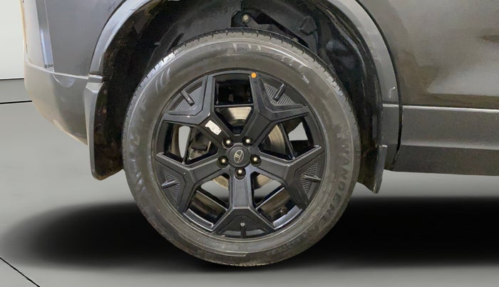 2024 Tata Harrier ADVENTURE PLUS DARK EDITION AT, Diesel, Automatic, 57,919 km, Right Rear Wheel