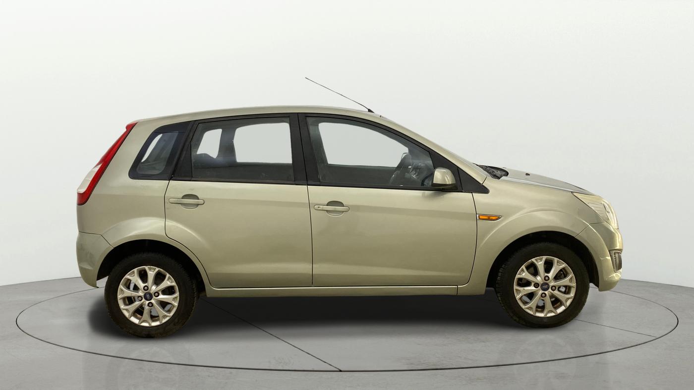 2013 Ford Figo TITANIUM 1.2 PETROL, Petrol, Manual, 56,660 km, Right Side View