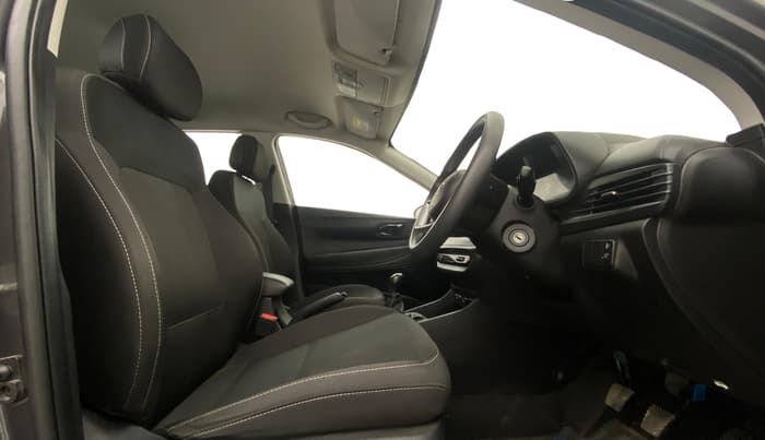 2022 Hyundai NEW I20 SPORTZ 1.2 MT, Petrol, Manual, 34,137 km, Right Side Front Door Cabin