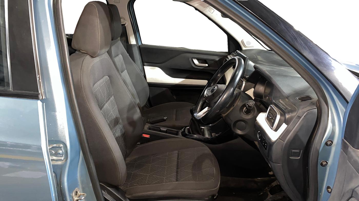 2024 Tata PUNCH Creative Plus (S) DT, Petrol, Manual, 18,692 km, Right Side Front Door Cabin