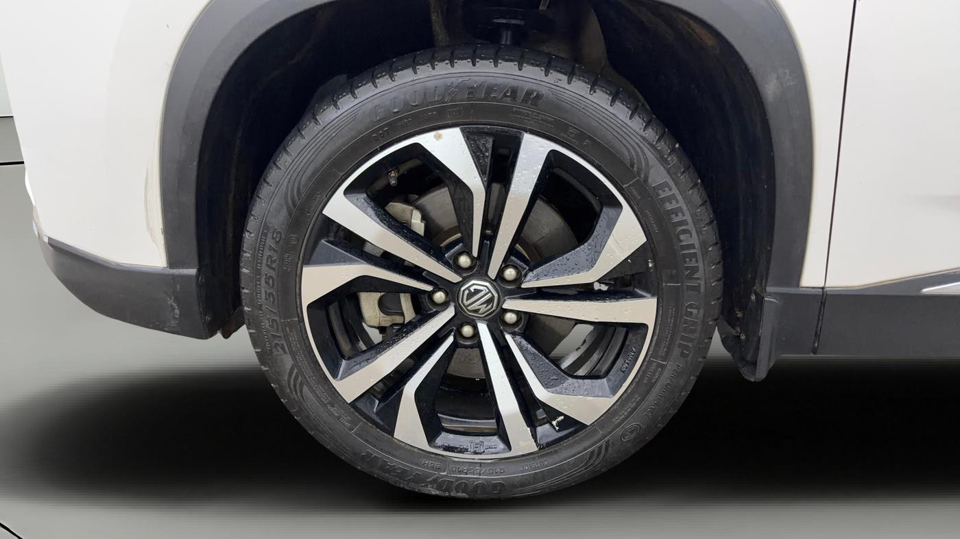 2023 MG HECTOR SHARP PRO 1.5 PETROL TURBO CVT PETROL, Petrol, Automatic, 38,456 km, Left Front Wheel