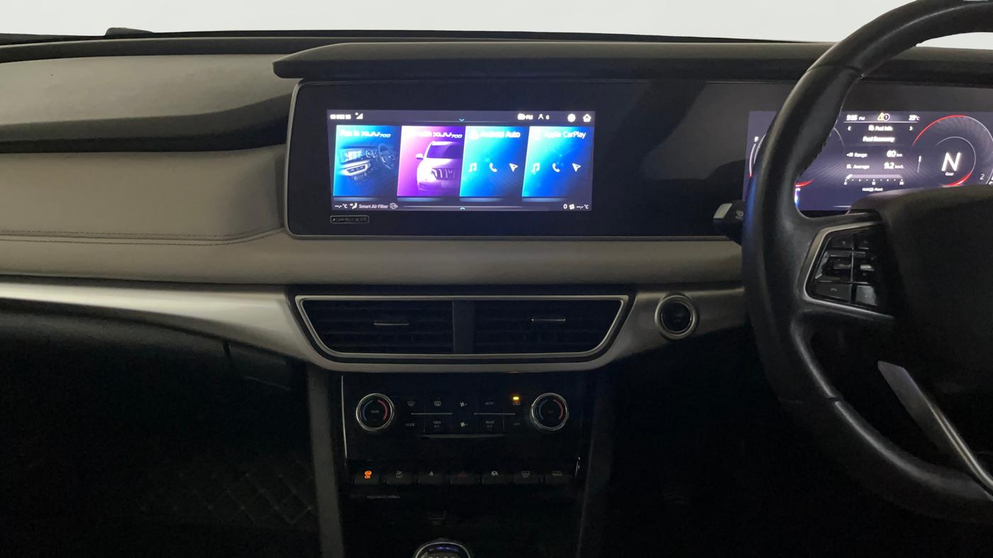 2022 Mahindra XUV700 AX 7 LUXURY D MT 7 STR, Diesel, Manual, 48,333 km, Air Conditioner