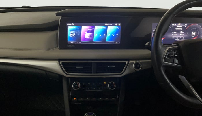 2022 Mahindra XUV700 AX 7 LUXURY D MT 7 STR, Diesel, Manual, 48,333 km, Air Conditioner