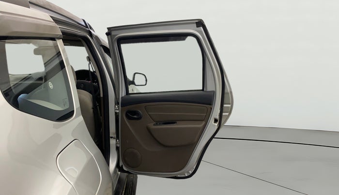 2017 Renault Duster RXL PETROL, Petrol, Manual, 73,012 km, RHS Rear Door