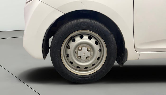 2018 Hyundai Eon ERA +, Petrol, Manual, 37,944 km, Left Front Wheel