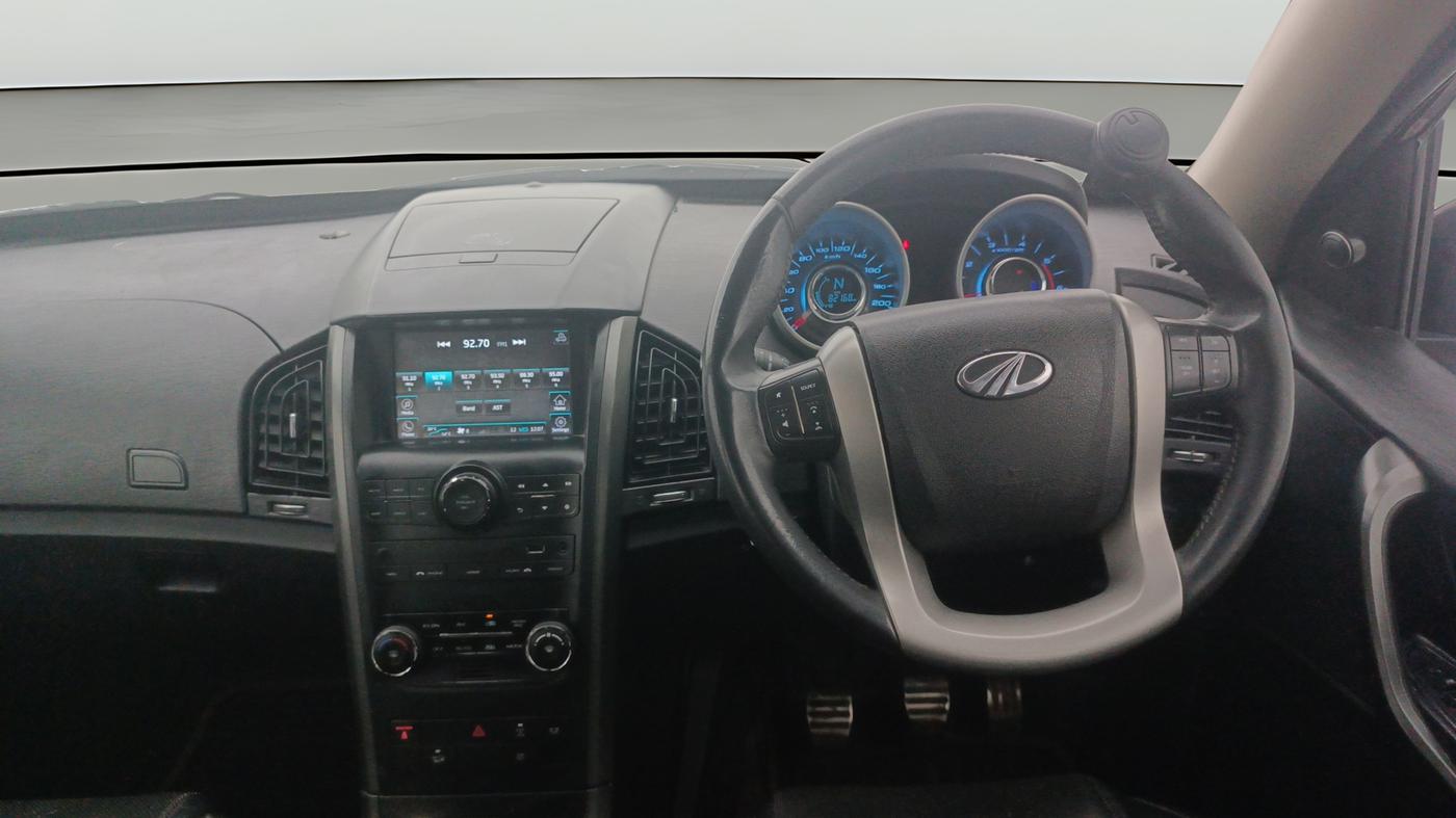 2017 Mahindra XUV500 W10, Diesel, Manual, 82,167 km, Steering Wheel Close Up