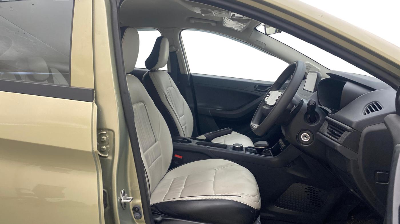 2025 Tata NEXON Smart Plus 1.2 Revotron 6 AMT, Petrol, Automatic, 13,411 km, Right Side Front Door Cabin