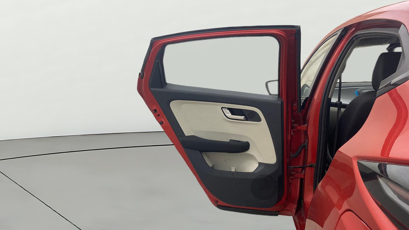 2022 Tata ALTROZ XZ PLUS DIESEL, Diesel, Manual, 33,122 km, LHS Rear Door