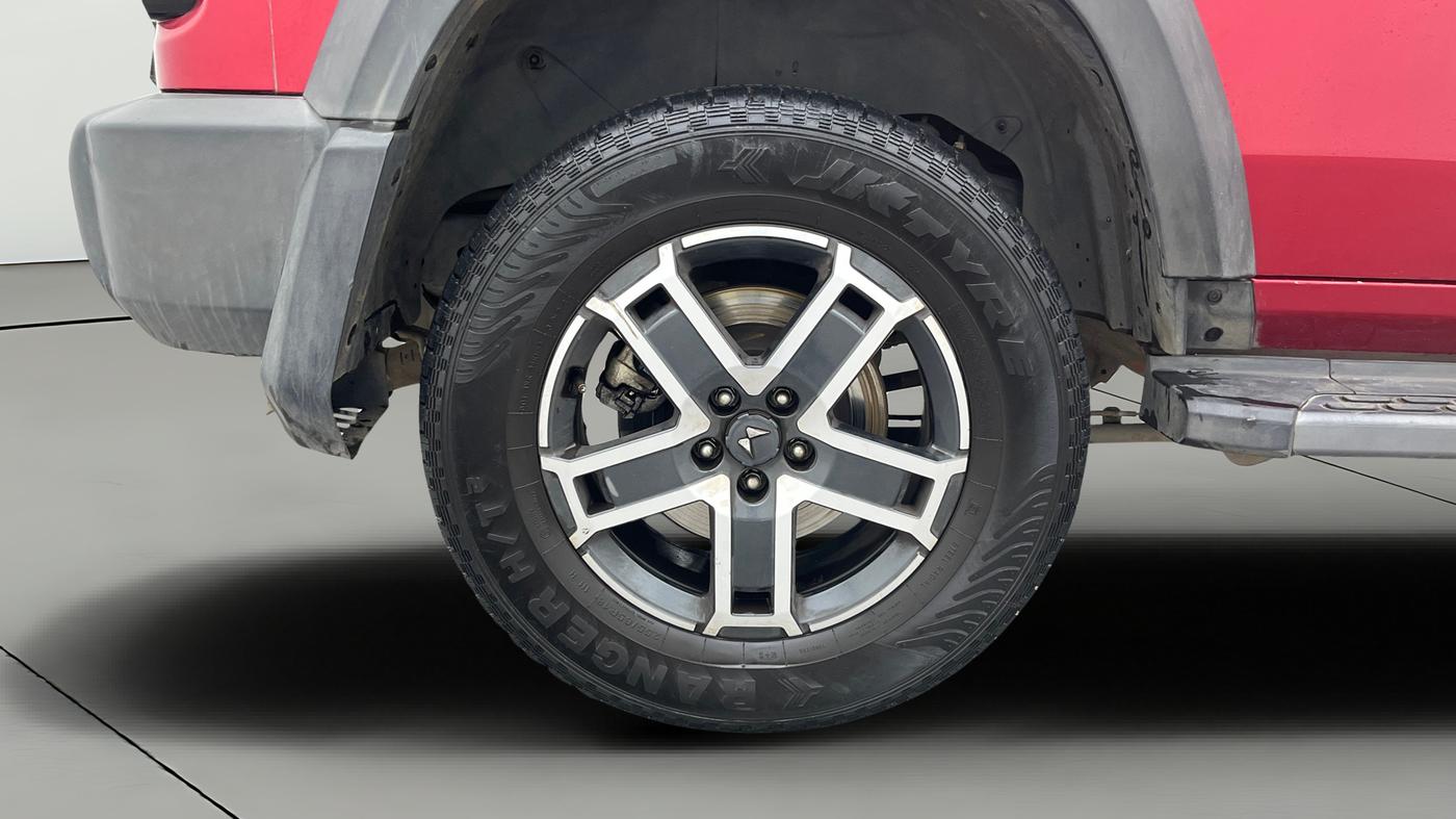 2024 Mahindra Thar Roxx AX5 L Diesel AT 2WD, Diesel, Automatic, 33,613 km, Right Rear Wheel