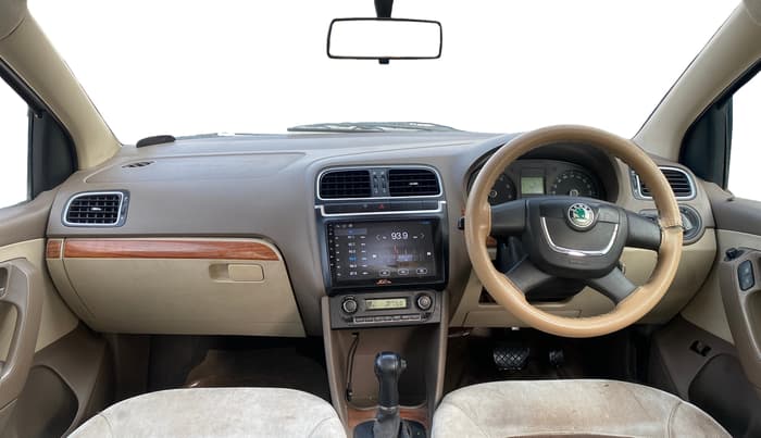 2012 Skoda Rapid ELEGANCE 1.6 MPI AT, Petrol, Automatic, 38,001 km, Dashboard