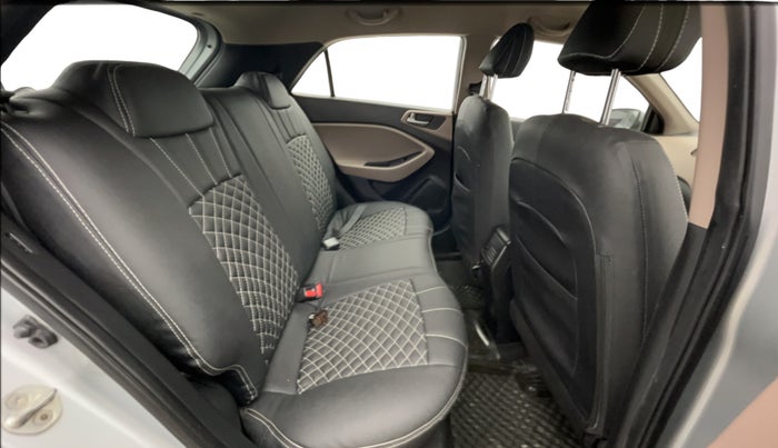 2019 Hyundai Elite i20 MAGNA PLUS 1.2, Petrol, Manual, 40,333 km, Right Side Rear Door Cabin