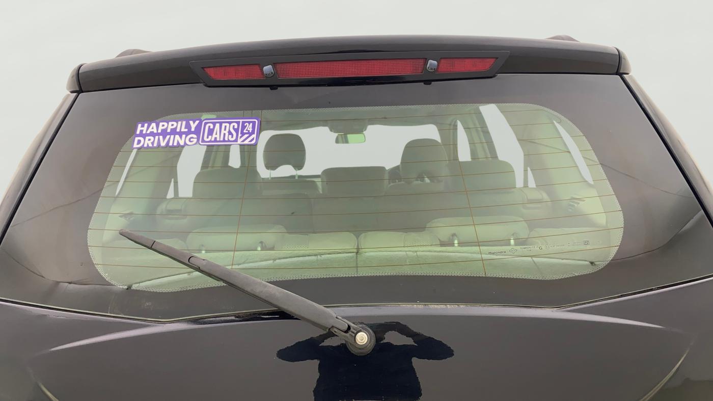 2016 Mahindra XUV500 W10 AT, Diesel, Automatic, 1,11,214 km, Rear Windshield