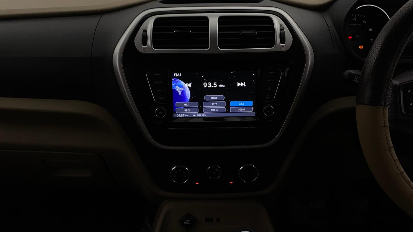 2018 Mahindra TUV300 T10, Diesel, Manual, 74,032 km, Air Conditioner