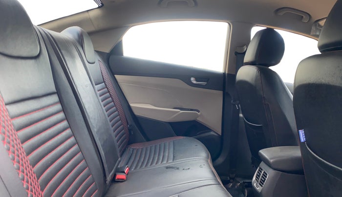 2018 Hyundai Verna 1.6 VTVT SX, Petrol, Manual, 50,169 km, Right Side Rear Door Cabin