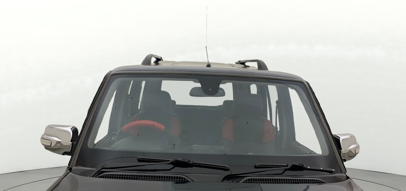 2013 Mahindra Scorpio VLX 2WD AIRBAG, Diesel, Manual, 1,44,902 km, Front Windshield