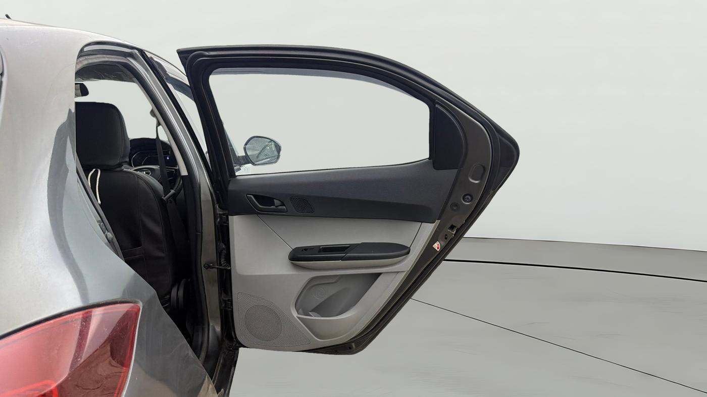 2021 Tata Tiago XZ PETROL, Petrol, Manual, 1,00,522 km, RHS Rear Door