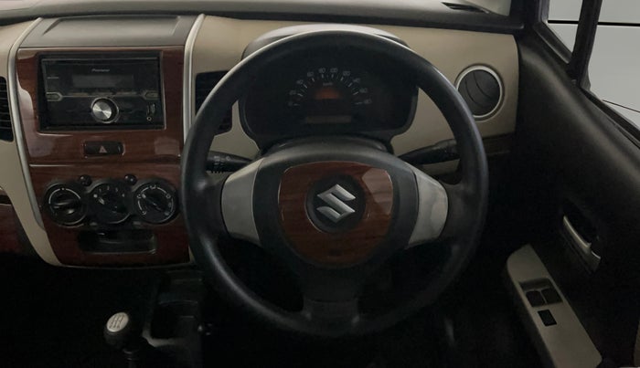 2017 Maruti Wagon R 1.0 LXI CNG, CNG, Manual, 62,952 km, Steering Wheel Close Up