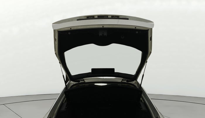 2016 Skoda Octavia STYLE PLUS AT 1.8 TSI, Petrol, Automatic, 65,982 km, Boot Door Open