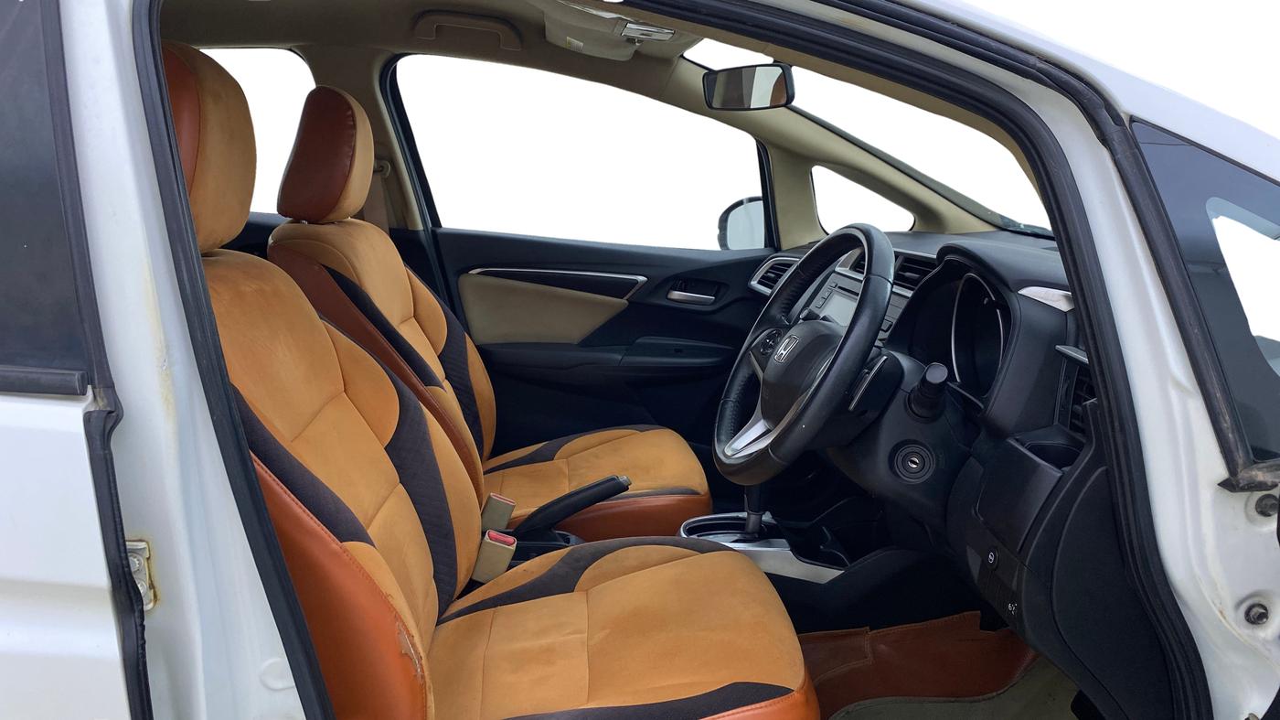 2018 Honda Jazz 1.2L I-VTEC V AT, CNG, Automatic, 1,19,214 km, Right Side Front Door Cabin