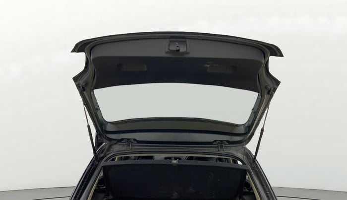 2014 Volkswagen Polo COMFORTLINE 1.5L, Diesel, Manual, 49,147 km, Boot Door Open