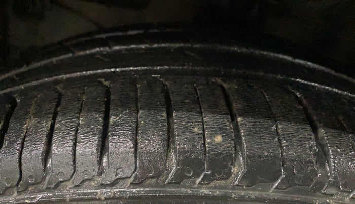 2015 Honda Amaze 1.2L I-VTEC S, Petrol, Manual, 74,038 km, Left Front Tyre Tread