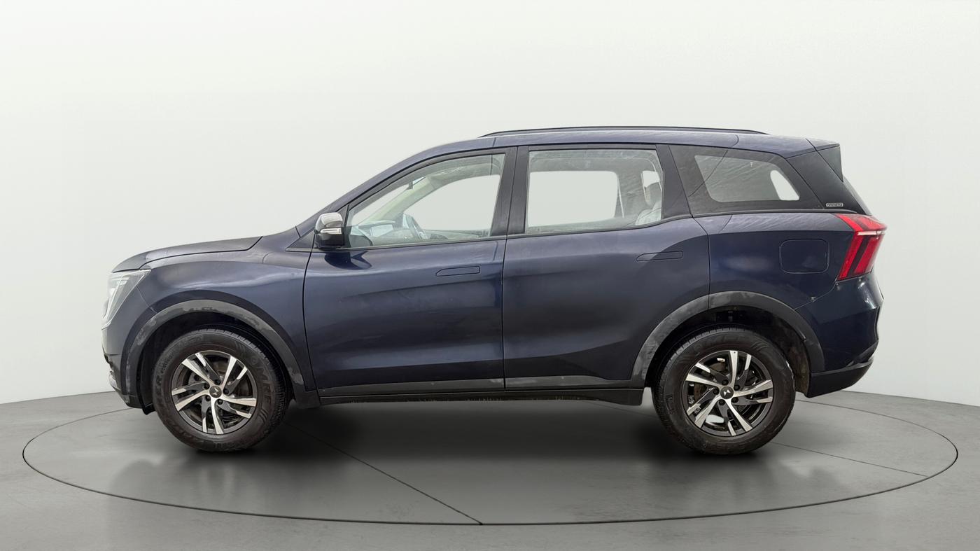 2022 Mahindra XUV700 AX 5 P MT 5 STR, Petrol, Manual, 66,297 km, Left Side