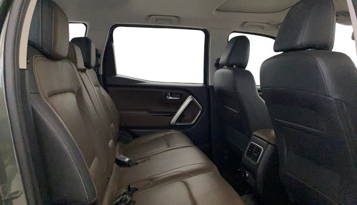 2022 Mahindra SCORPIO-N Z8 L PETROL AT 7 STR, Petrol, Automatic, 25,934 km, Right Side Rear Door Cabin
