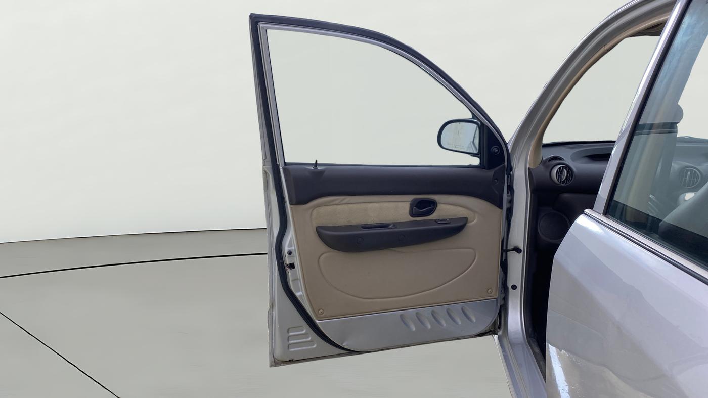 2014 Hyundai Santro Xing GLS PLUS AUDIO, Petrol, Manual, 82,584 km, LHS Front Door