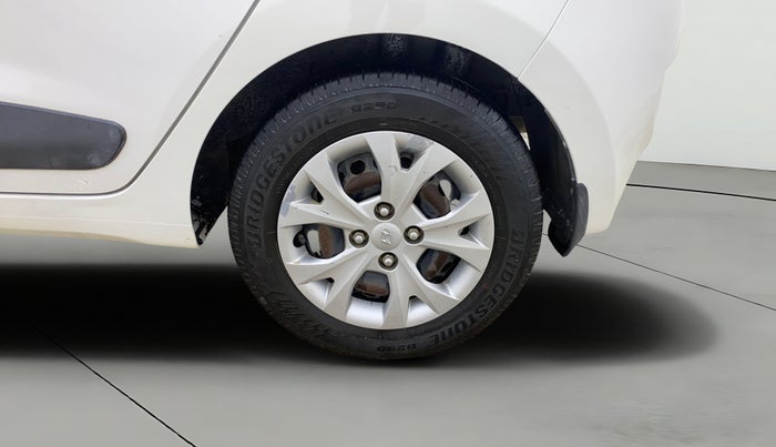 2016 Hyundai Grand i10 SPORTZ 1.2 KAPPA VTVT, CNG, Manual, 68,269 km, Left Rear Wheel