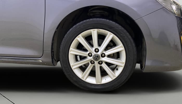 2014 Toyota Camry HYBRID, Hybrid, Automatic, 36,147 km, Right Front Wheel